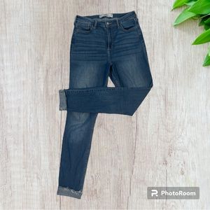 Hollister Curvy High Rise denim